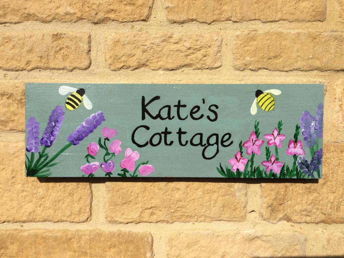 Kate'S Cottage 水上伯顿 外观 照片